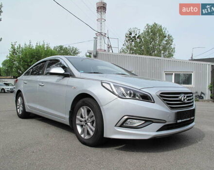 Сірий Хендай Соната, об'ємом двигуна 2 л та пробігом 265 тис. км за 10500 $, фото 6 на Automoto.ua