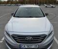 Сірий Хендай Соната, об'ємом двигуна 2.4 л та пробігом 111 тис. км за 11800 $, фото 1 на Automoto.ua