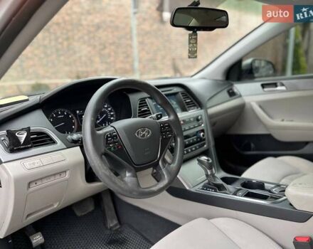Хендай Соната 2016 в Одессе на Automoto.ua Серый Хендай Соната, объемом двигателя 2.36 л и пробегом 187 тыс. км за 10900 $, фото 26 на Automoto.ua