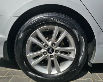 Сірий Хендай Соната, об'ємом двигуна 2 л та пробігом 380 тис. км за 10500 $, фото 3 на Automoto.ua