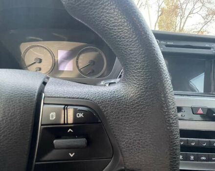 Сірий Хендай Соната, об'ємом двигуна 2 л та пробігом 250 тис. км за 12000 $, фото 10 на Automoto.ua