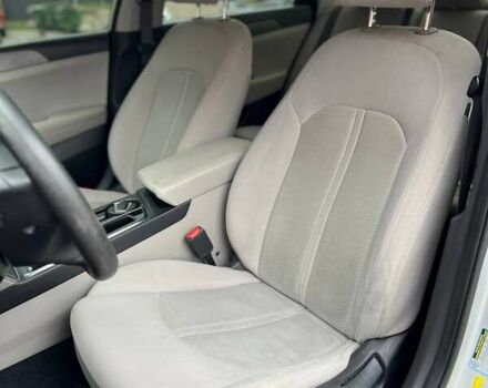 Хендай Соната 2016 в Одессе на Automoto.ua Серый Хендай Соната, объемом двигателя 2.36 л и пробегом 187 тыс. км за 10900 $, фото 21 на Automoto.ua