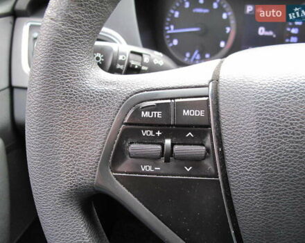 Сірий Хендай Соната, об'ємом двигуна 2 л та пробігом 265 тис. км за 10500 $, фото 55 на Automoto.ua