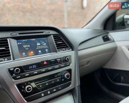 Хендай Соната 2016 в Одессе на Automoto.ua Серый Хендай Соната, объемом двигателя 2.36 л и пробегом 187 тыс. км за 10900 $, фото 29 на Automoto.ua