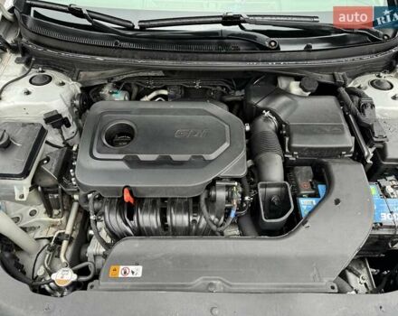 Сірий Хендай Соната, об'ємом двигуна 2.36 л та пробігом 230 тис. км за 9500 $, фото 15 на Automoto.ua