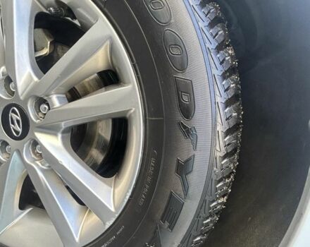 Серый Хендай Соната, объемом двигателя 2 л и пробегом 460 тыс. км за 11500 $, фото 7 на Automoto.ua