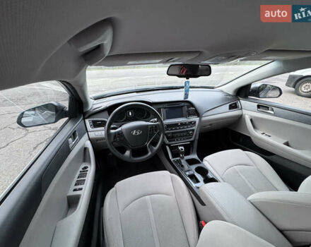 Серый Хендай Соната, объемом двигателя 2.36 л и пробегом 93 тыс. км за 9800 $, фото 29 на Automoto.ua