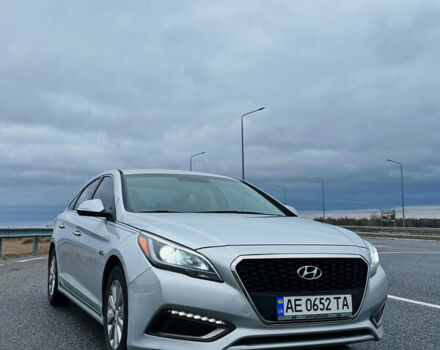 Серый Хендай Соната, объемом двигателя 2 л и пробегом 210 тыс. км за 11100 $, фото 1 на Automoto.ua