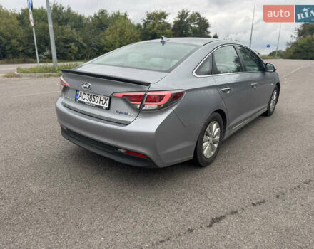 Серый Хендай Соната, объемом двигателя 2 л и пробегом 125 тыс. км за 11500 $, фото 2 на Automoto.ua