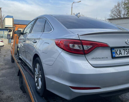 Сірий Хендай Соната, об'ємом двигуна 2.36 л та пробігом 97 тис. км за 3700 $, фото 4 на Automoto.ua