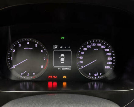 Серый Хендай Соната, объемом двигателя 2 л и пробегом 290 тыс. км за 8900 $, фото 5 на Automoto.ua