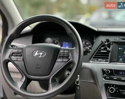 Хендай Соната 2016 в Киеве на Automoto.ua Серый Хендай Соната, объемом двигателя 2.36 л и пробегом 132 тыс. км за 9099 $, фото 10 на Automoto.ua
