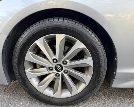 Сірий Хендай Соната, об'ємом двигуна 2.4 л та пробігом 79 тис. км за 6400 $, фото 9 на Automoto.ua