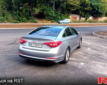 Сірий Хендай Соната, об'ємом двигуна 2.4 л та пробігом 190 тис. км за 10000 $, фото 5 на Automoto.ua