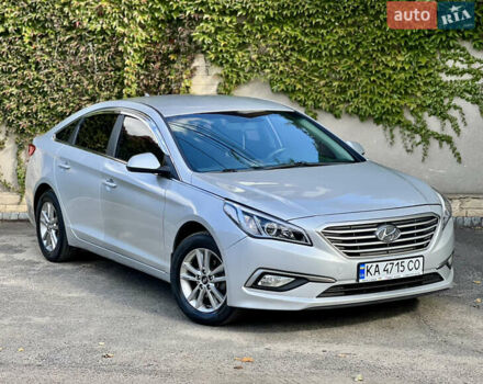 Серый Хендай Соната, объемом двигателя 2 л и пробегом 350 тыс. км за 8700 $, фото 1 на Automoto.ua