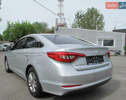 Сірий Хендай Соната, об'ємом двигуна 2 л та пробігом 265 тис. км за 10500 $, фото 3 на Automoto.ua