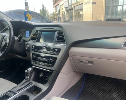 Сірий Хендай Соната, об'ємом двигуна 2.4 л та пробігом 141 тис. км за 260 $, фото 4 на Automoto.ua