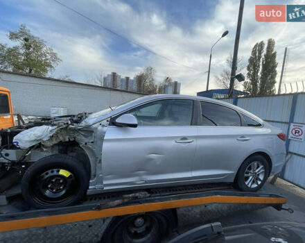 Сірий Хендай Соната, об'ємом двигуна 2.36 л та пробігом 97 тис. км за 3700 $, фото 5 на Automoto.ua