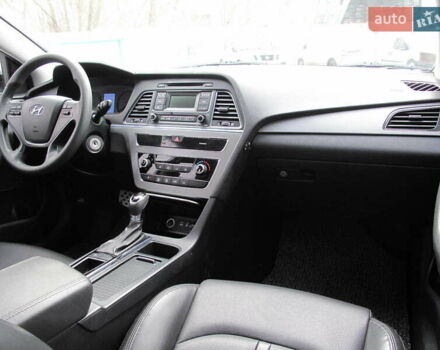Сірий Хендай Соната, об'ємом двигуна 2 л та пробігом 265 тис. км за 10500 $, фото 43 на Automoto.ua