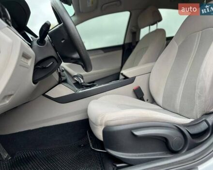 Хендай Соната 2016 в Одессе на Automoto.ua Серый Хендай Соната, объемом двигателя 2.36 л и пробегом 187 тыс. км за 10900 $, фото 22 на Automoto.ua