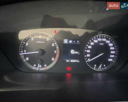 Сірий Хендай Соната, об'ємом двигуна 2 л та пробігом 250 тис. км за 12000 $, фото 12 на Automoto.ua