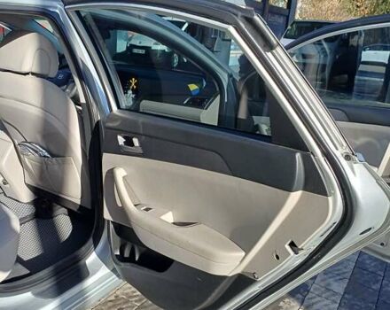 Серый Хендай Соната, объемом двигателя 2.36 л и пробегом 203 тыс. км за 13349 $, фото 24 на Automoto.ua