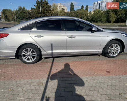 Серый Хендай Соната, объемом двигателя 2 л и пробегом 150 тыс. км за 9800 $, фото 7 на Automoto.ua