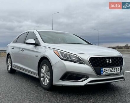 Серый Хендай Соната, объемом двигателя 2 л и пробегом 210 тыс. км за 11100 $, фото 15 на Automoto.ua