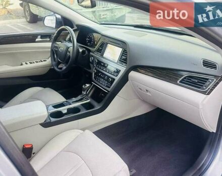 Хендай Соната 2016 в Львове на Automoto.ua Серый Хендай Соната, объемом двигателя 2.36 л и пробегом 146 тыс. км за 3000 $, фото 15 на Automoto.ua