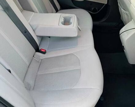 Серый Хендай Соната, объемом двигателя 2.36 л и пробегом 205 тыс. км за 8900 $, фото 5 на Automoto.ua