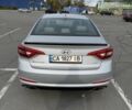 Сірий Хендай Соната, об'ємом двигуна 2.4 л та пробігом 111 тис. км за 11800 $, фото 1 на Automoto.ua