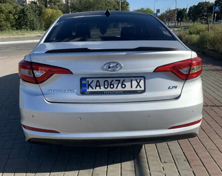 Серый Хендай Соната, объемом двигателя 2 л и пробегом 150 тыс. км за 9800 $, фото 9 на Automoto.ua