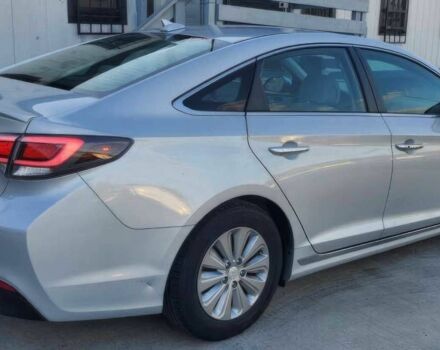 Серый Хендай Соната, объемом двигателя 2 л и пробегом 74 тыс. км за 6600 $, фото 3 на Automoto.ua