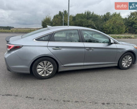 Серый Хендай Соната, объемом двигателя 2 л и пробегом 125 тыс. км за 11500 $, фото 4 на Automoto.ua