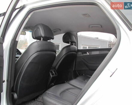 Сірий Хендай Соната, об'ємом двигуна 2 л та пробігом 265 тис. км за 10500 $, фото 33 на Automoto.ua