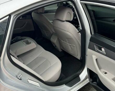 Сірий Хендай Соната, об'ємом двигуна 2.36 л та пробігом 230 тис. км за 9500 $, фото 12 на Automoto.ua