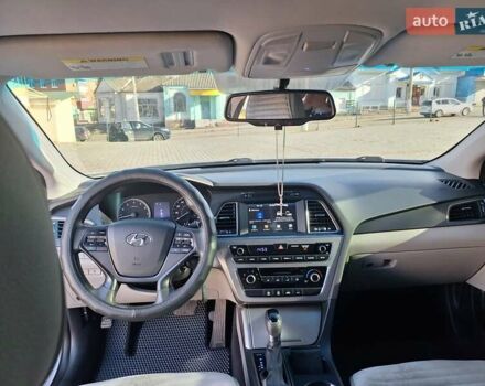 Хендай Соната 2016 в Первомайск на Automoto.ua Серый Хендай Соната, объемом двигателя 2.36 л и пробегом 204 тыс. км за 10600 $, фото 17 на Automoto.ua