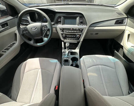 Сірий Хендай Соната, об'ємом двигуна 2.4 л та пробігом 155 тис. км за 10900 $, фото 14 на Automoto.ua