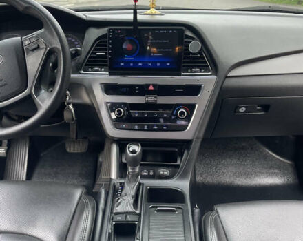 Сірий Хендай Соната, об'ємом двигуна 2 л та пробігом 380 тис. км за 9200 $, фото 10 на Automoto.ua