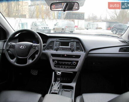 Сірий Хендай Соната, об'ємом двигуна 2 л та пробігом 265 тис. км за 10500 $, фото 46 на Automoto.ua