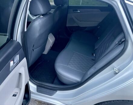 Серый Хендай Соната, объемом двигателя 2.4 л и пробегом 174 тыс. км за 266 $, фото 10 на Automoto.ua