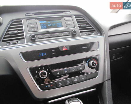 Сірий Хендай Соната, об'ємом двигуна 2 л та пробігом 265 тис. км за 10500 $, фото 58 на Automoto.ua