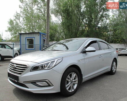 Сірий Хендай Соната, об'ємом двигуна 2 л та пробігом 265 тис. км за 10500 $, фото 7 на Automoto.ua