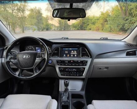 Сірий Хендай Соната, об'ємом двигуна 2.4 л та пробігом 79 тис. км за 6400 $, фото 5 на Automoto.ua