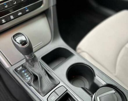 Хендай Соната 2016 в Одессе на Automoto.ua Серый Хендай Соната, объемом двигателя 2.36 л и пробегом 187 тыс. км за 10900 $, фото 28 на Automoto.ua