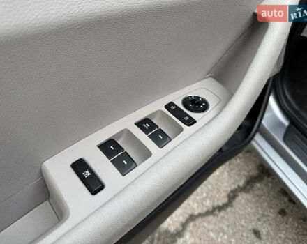 Серый Хендай Соната, объемом двигателя 2.36 л и пробегом 93 тыс. км за 9800 $, фото 34 на Automoto.ua