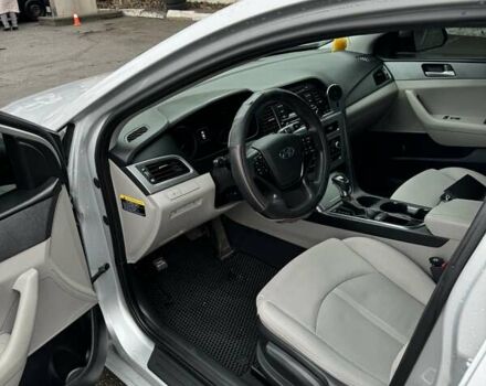 Сірий Хендай Соната, об'ємом двигуна 2.36 л та пробігом 230 тис. км за 9500 $, фото 6 на Automoto.ua