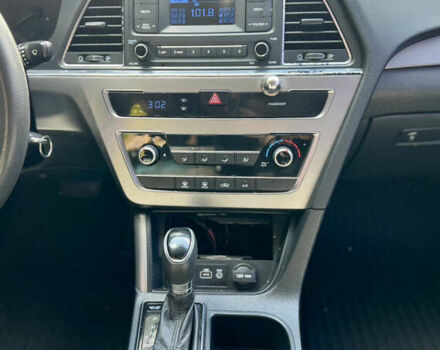 Серый Хендай Соната, объемом двигателя 2 л и пробегом 350 тыс. км за 8700 $, фото 22 на Automoto.ua