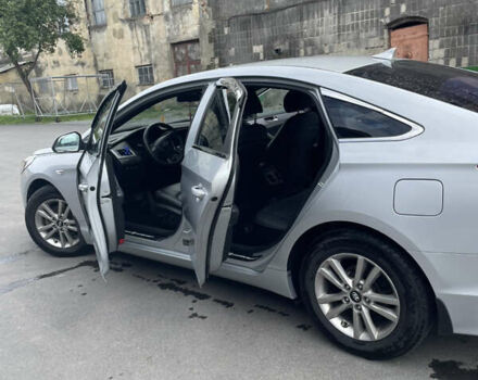 Сірий Хендай Соната, об'ємом двигуна 2 л та пробігом 380 тис. км за 9200 $, фото 3 на Automoto.ua