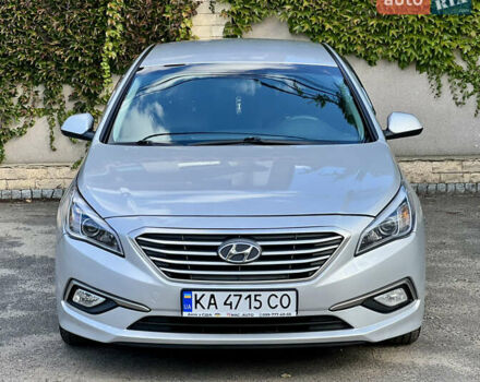 Серый Хендай Соната, объемом двигателя 2 л и пробегом 350 тыс. км за 8700 $, фото 4 на Automoto.ua